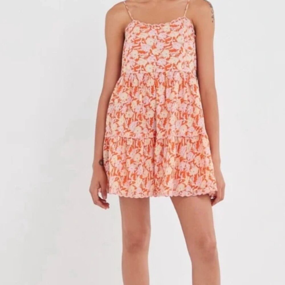 Urban Outfitters cotton tiered floral scalloped Hanna babydoll dress Size M